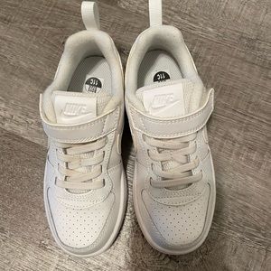 Nike Court Borough Low PS